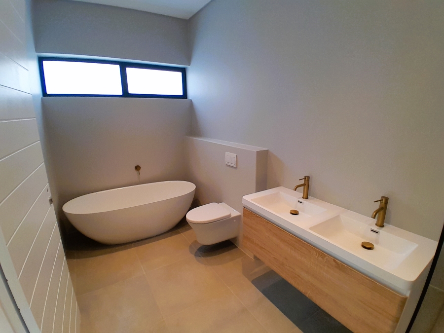 3 Bedroom Property for Sale in Twin Rivers Western Cape